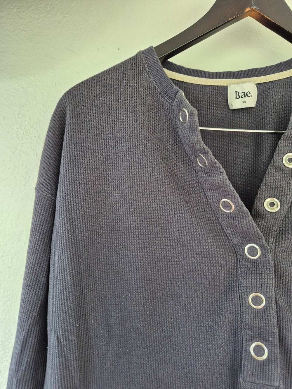 Bae The Label Waffle Henley Maternity And Nursing Top XS, VERY Roomy - Picture 4 of 7